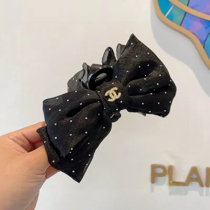 Chanel Hair Grab Clip hh30